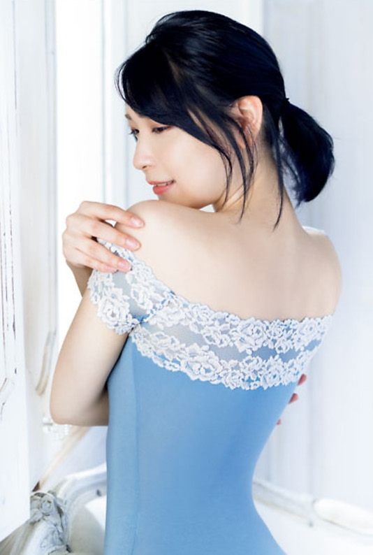 あまつまりな 脱ぎすぎ水着＆下着グラビア画像！