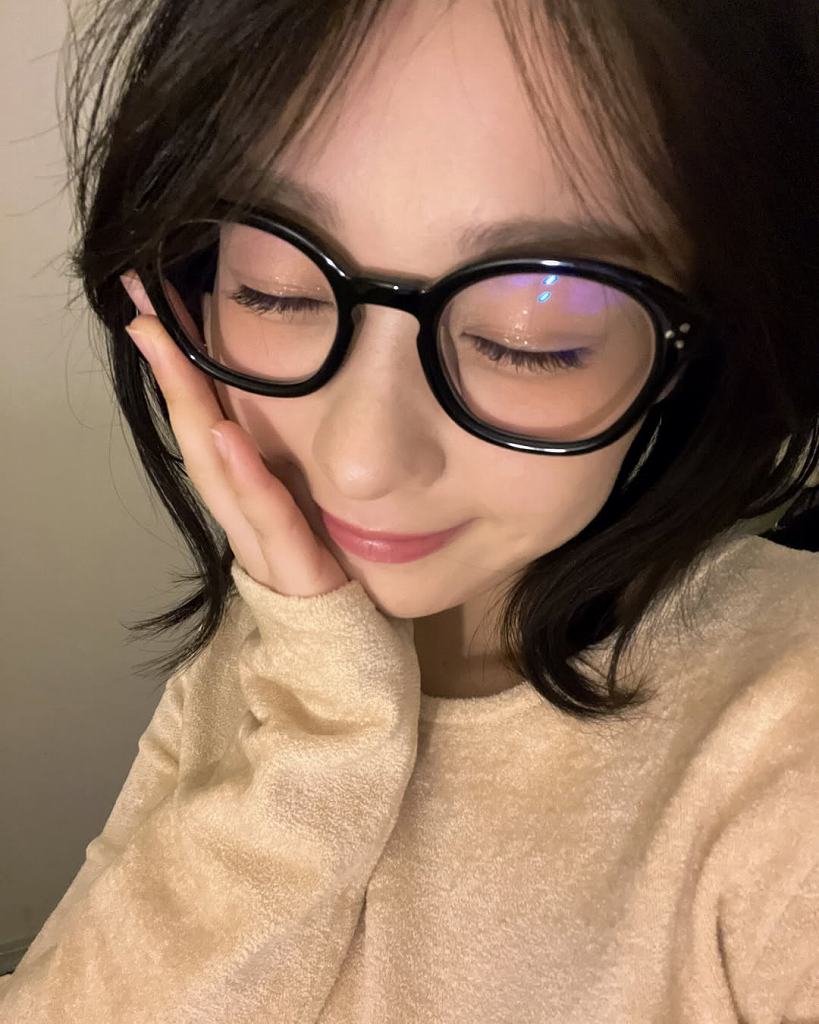 髙野真央 Gカップボインの水着グラビア画像！