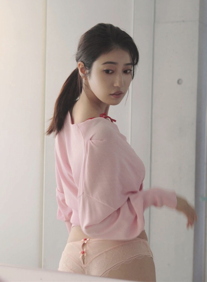 阿部なつき ボンキュッボンの水着グラビア画像！