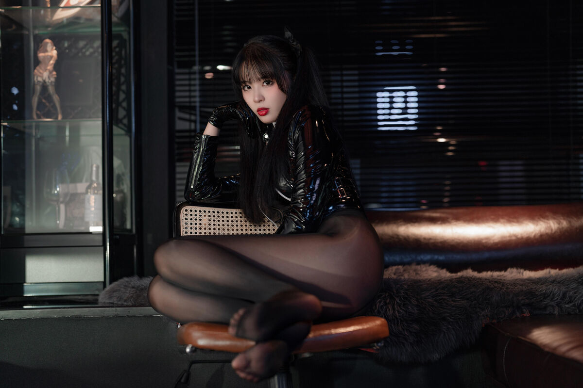 Coser@轩萧学姐 - 黑丝通讯官