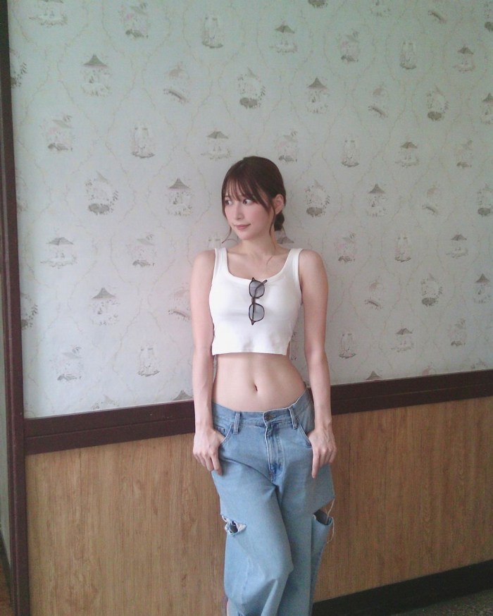 雪平莉左 グラマラス美女の水着グラビア画像！