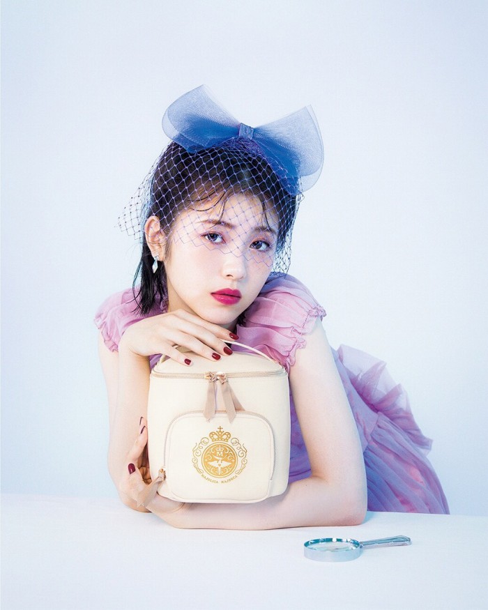 浜辺美波 鬼かわな水着＆浴衣グラビア画像！