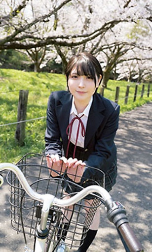 あまつまりな 脱ぎすぎ水着＆下着グラビア画像！