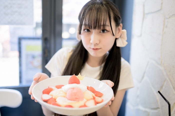 須羽こころ ふわふわバストの水着グラビア画像！