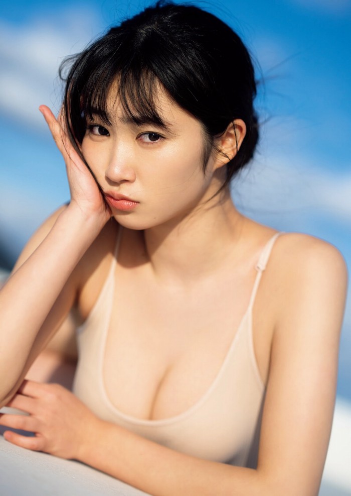 瑚々 スタイル抜群すぎる水着グラビア画像！