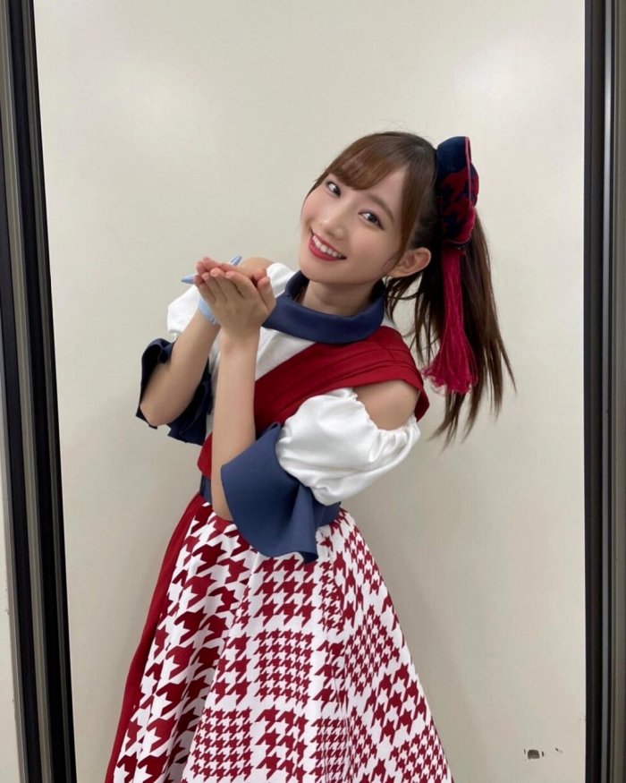 青山なぎさ 激かわな生脚＆タンクトップ画像！