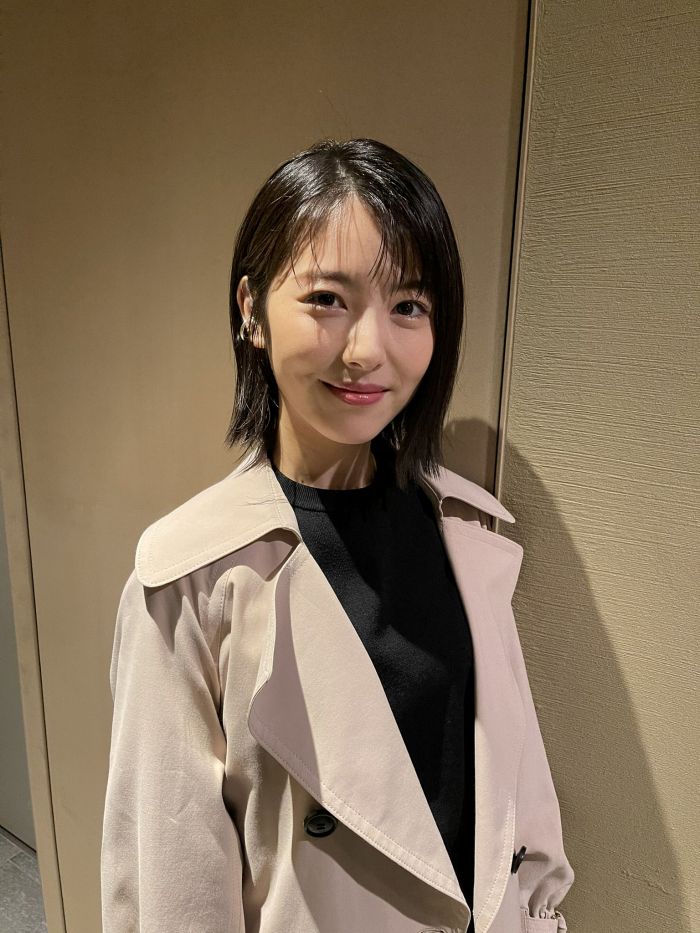 浜辺美波 鬼かわな水着＆浴衣グラビア画像！