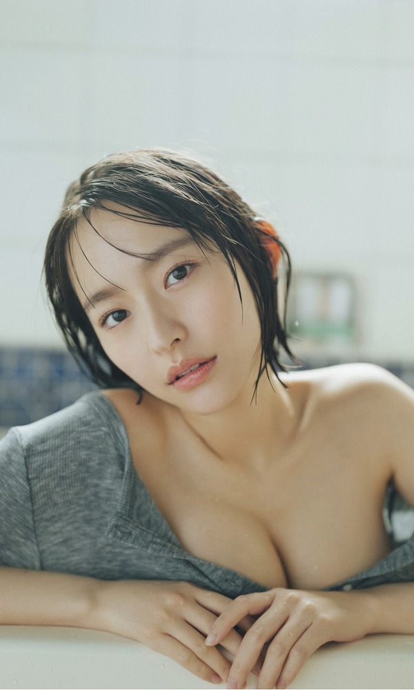 高崎かなみ 鬼かわな水着＆ランジェリー画像！