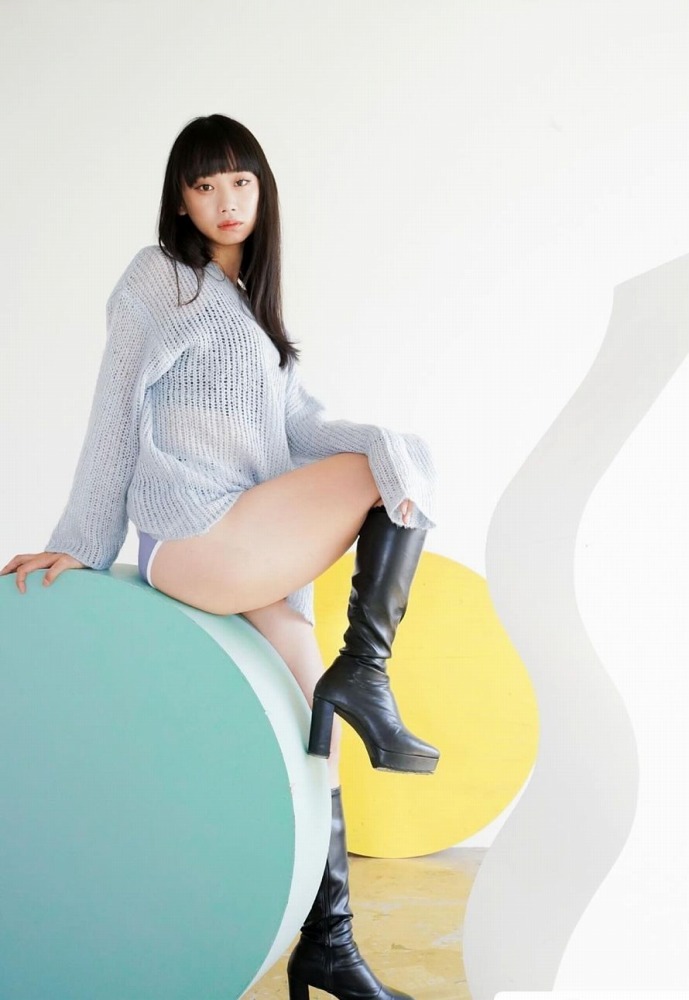 相沢菜々子 スタイル抜群な水着グラビア画像！