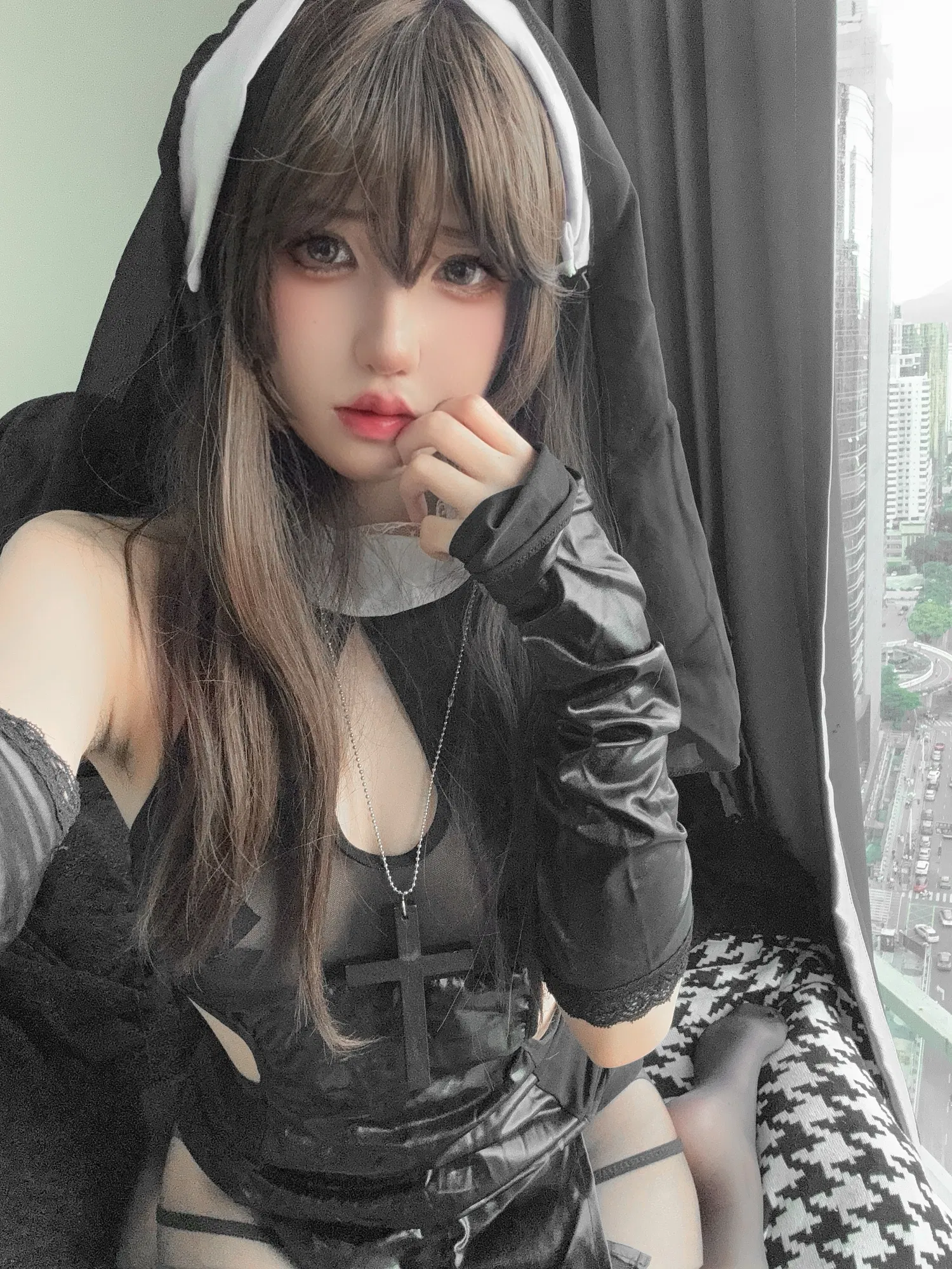 [Cosplay] 阿薰kaOri 偷偷做坏事的修女