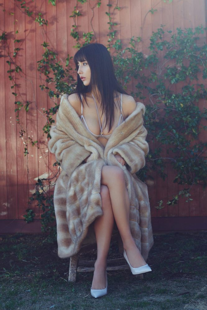 渡辺万美 Hカップのド派手ヌード＆水着画像！