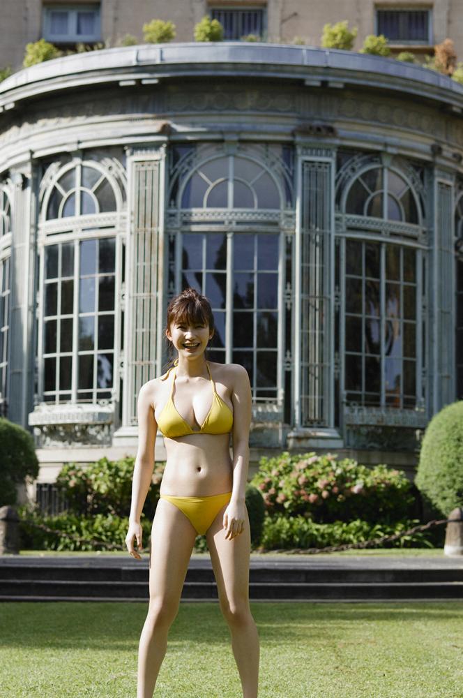 小倉ゆうか 激かわボインの水着グラビア画像！