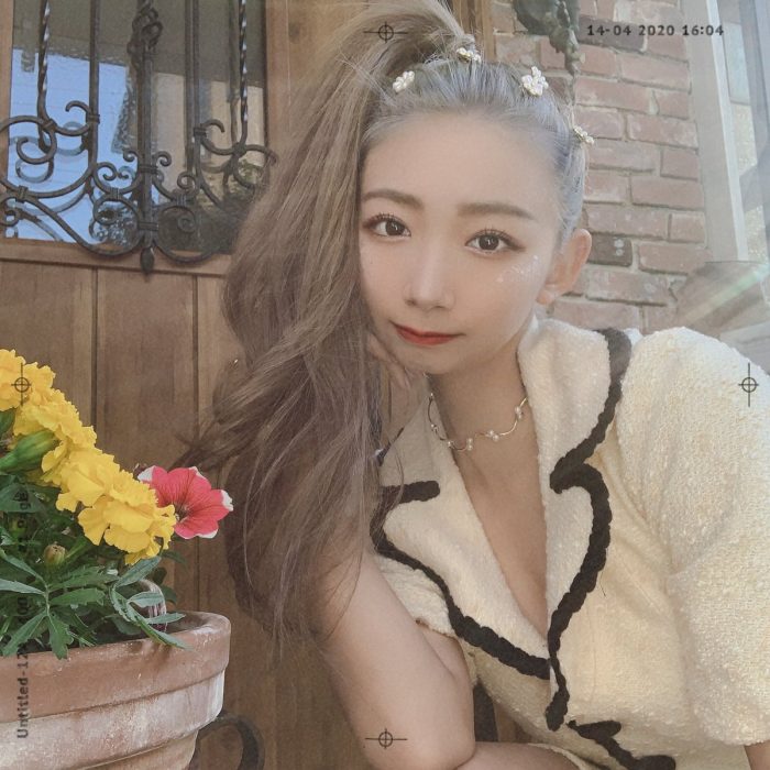 うらら 小顔美女の下着＆水着グラビア画像！