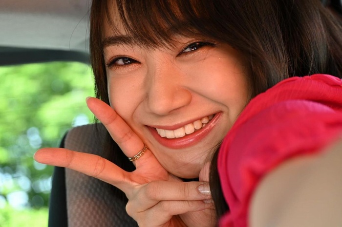 相沢菜々子 スタイル抜群な水着グラビア画像！