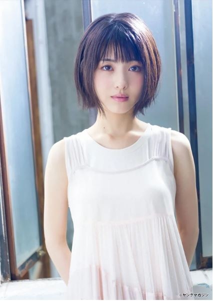 浜辺美波 鬼かわな水着＆浴衣グラビア画像！