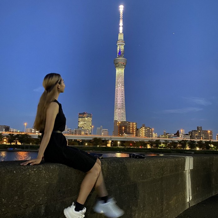 うらら 小顔美女の下着＆水着グラビア画像！