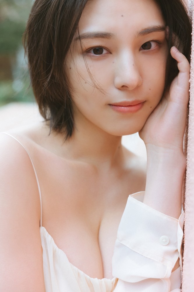 相楽伊織 けっこうボインな水着グラビア画像！