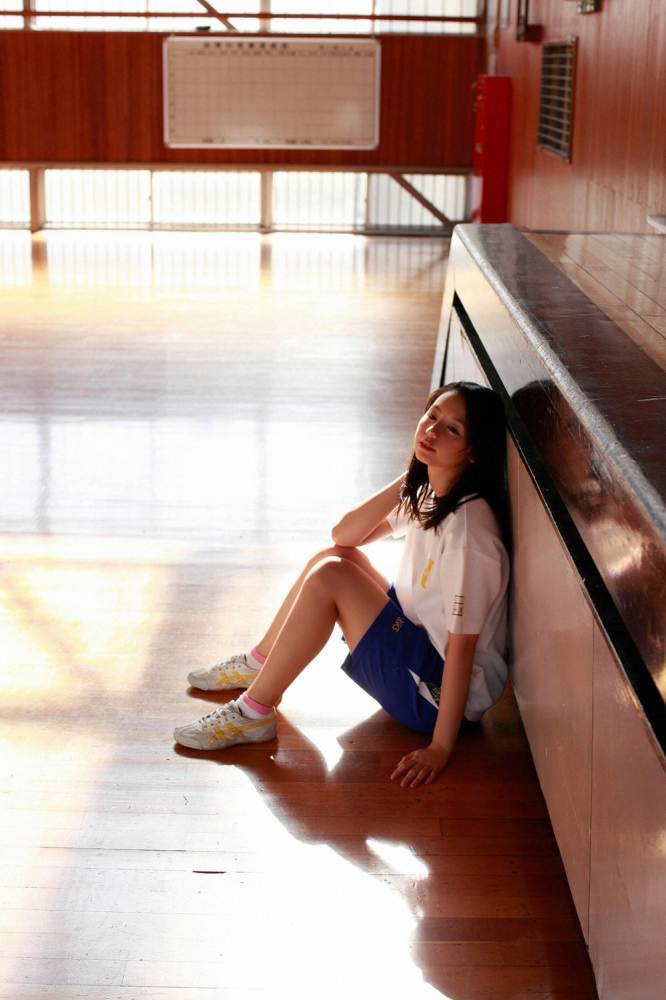 小池里奈 美尻でキュートな水着グラビア画像！