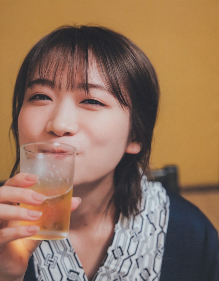 秋元真夏 激かわな水着・ランジェリー画像！