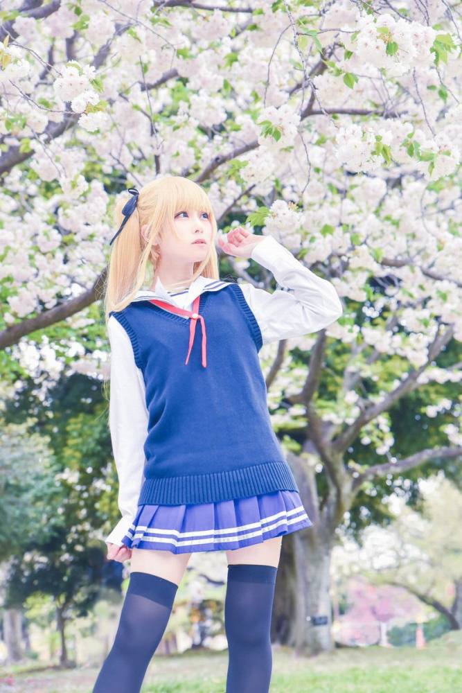 えい梨 美しいコスプレ＆水着グラビア画像！