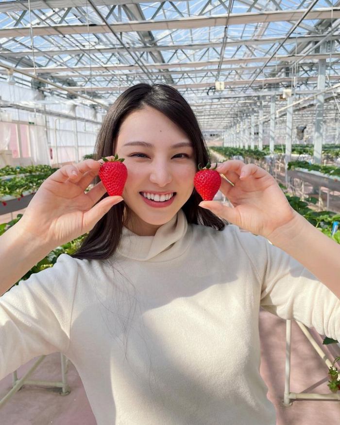 相楽伊織 けっこうボインな水着グラビア画像！