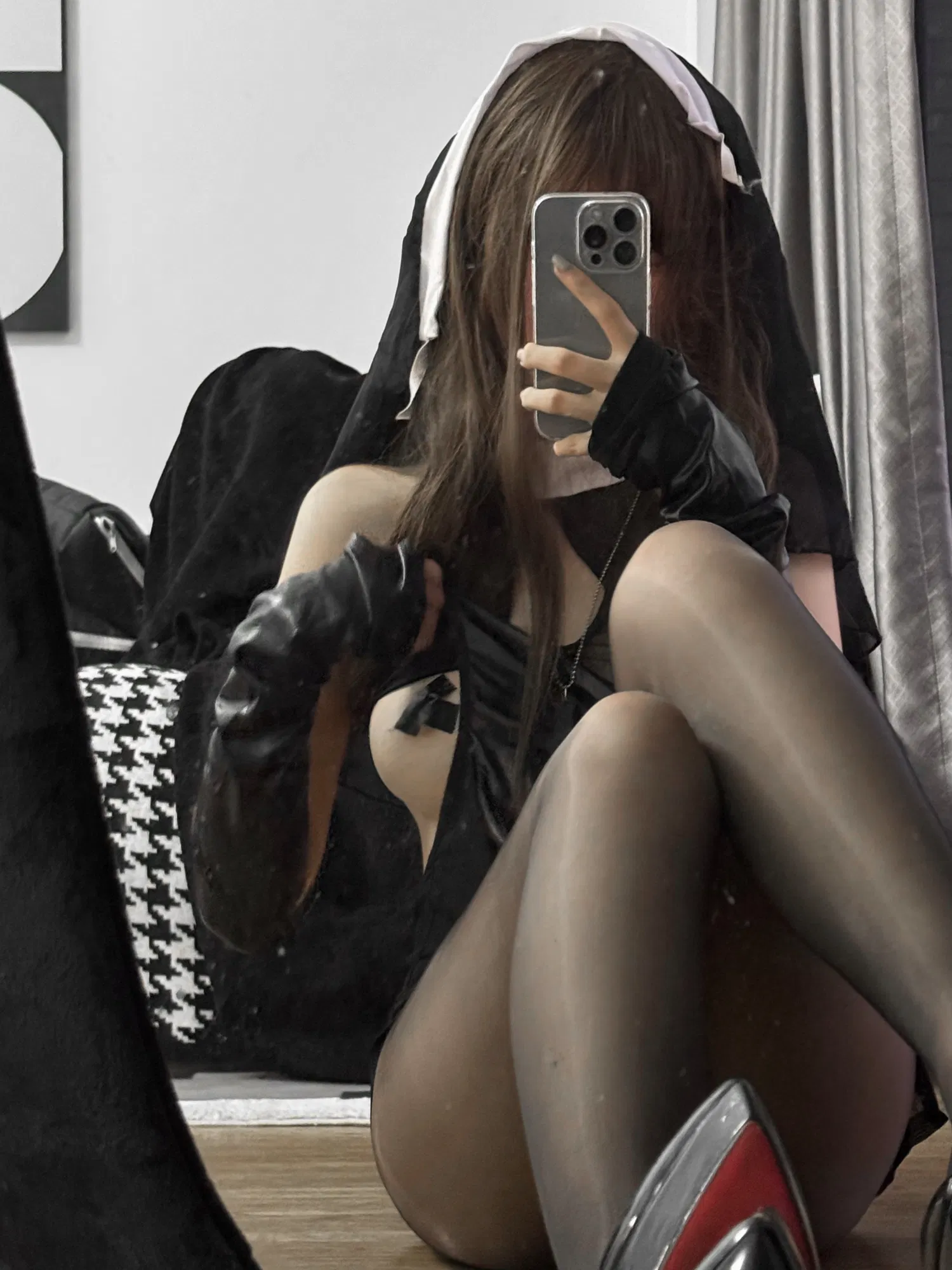 [Cosplay] 阿薰kaOri 偷偷做坏事的修女