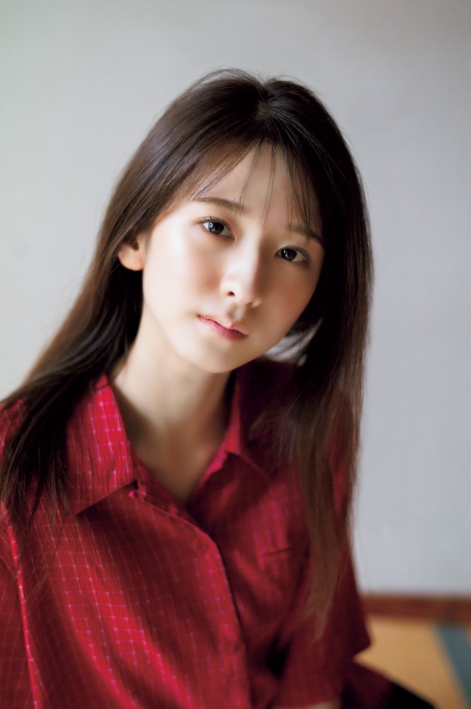 菅原咲月 すべすべ美脚の激かわグラビア画像！