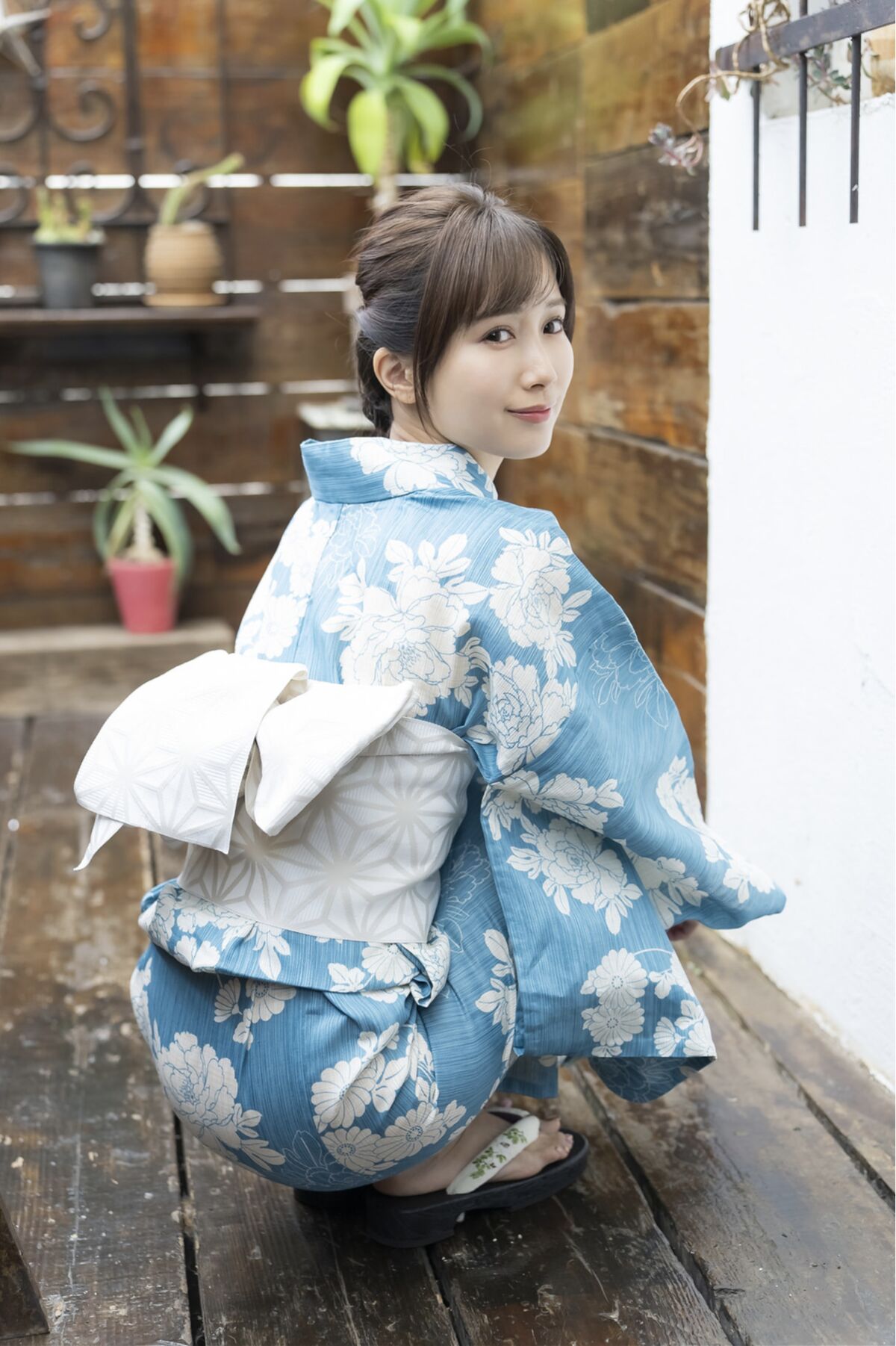 Minami Kojima 小島みなみ - 週刊実話デジタル写真集 濃いの欲しいの
