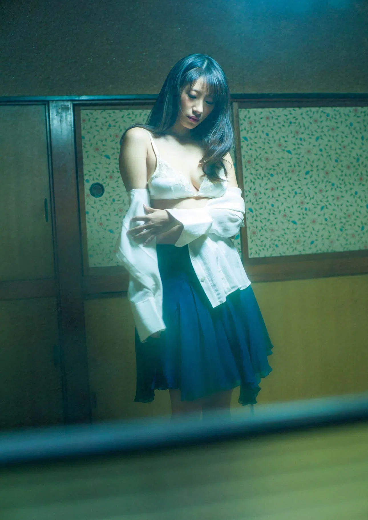 [Photobook] 染谷有香ヌード写真集「赤いアルバム 2015-2025」