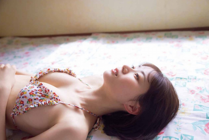 いけちゃん 細身でEカップの水着グラビア画像！