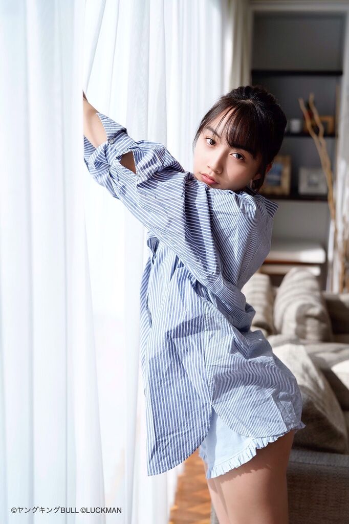 黒木ひかり むっちりバストの水着グラビア画像！