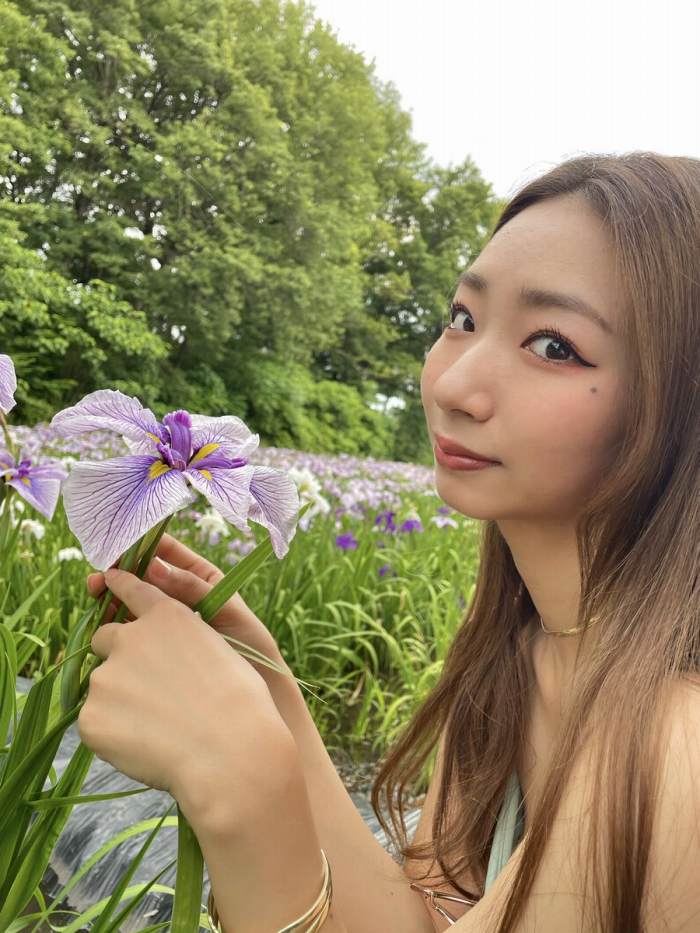 うらら 小顔美女の下着＆水着グラビア画像！