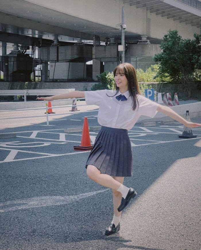 菅原咲月 すべすべ美脚の激かわグラビア画像！