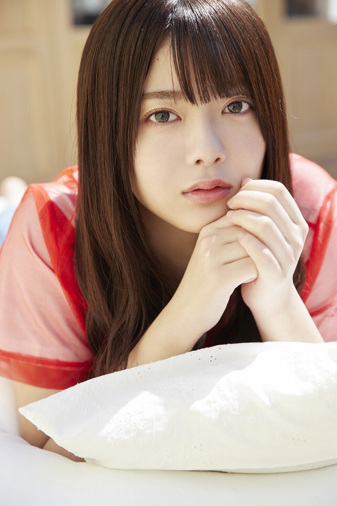 田村保乃 ナチュラルな激かわ水着グラビア画像！