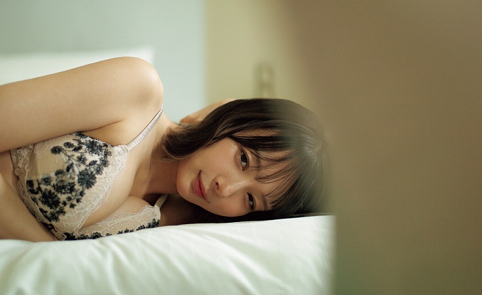 岡田紗佳 ぷるぷるGカップ水着グラビア画像！