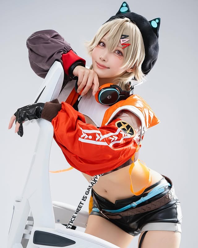 えい梨 美しいコスプレ＆水着グラビア画像！