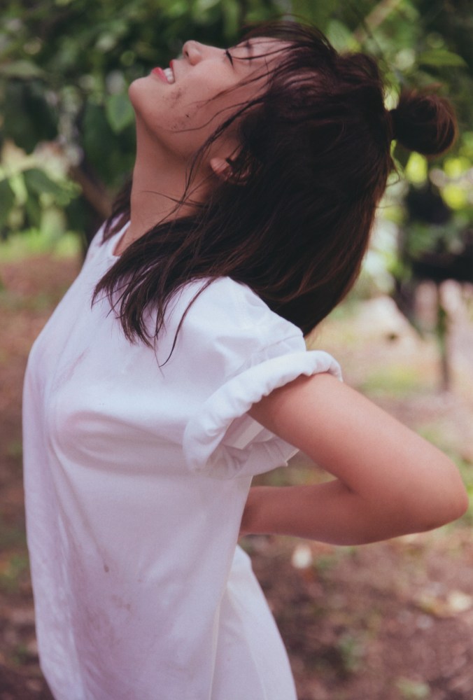 秋元真夏 激かわな水着・ランジェリー画像！