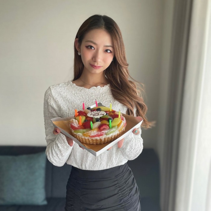 うらら 小顔美女の下着＆水着グラビア画像！