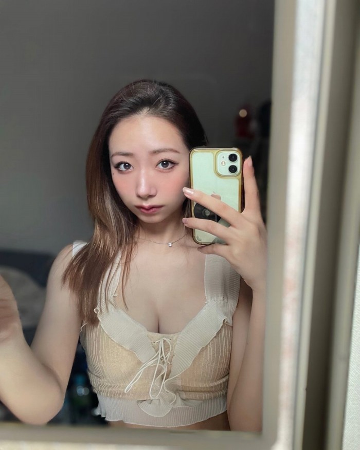 うらら 小顔美女の下着＆水着グラビア画像！