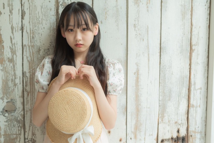 須羽こころ ふわふわバストの水着グラビア画像！