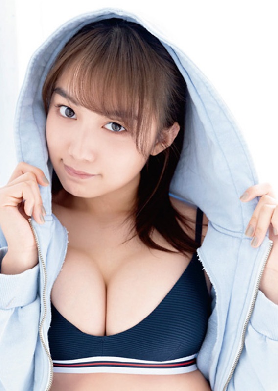 黒木ひかり むっちりバストの水着グラビア画像！