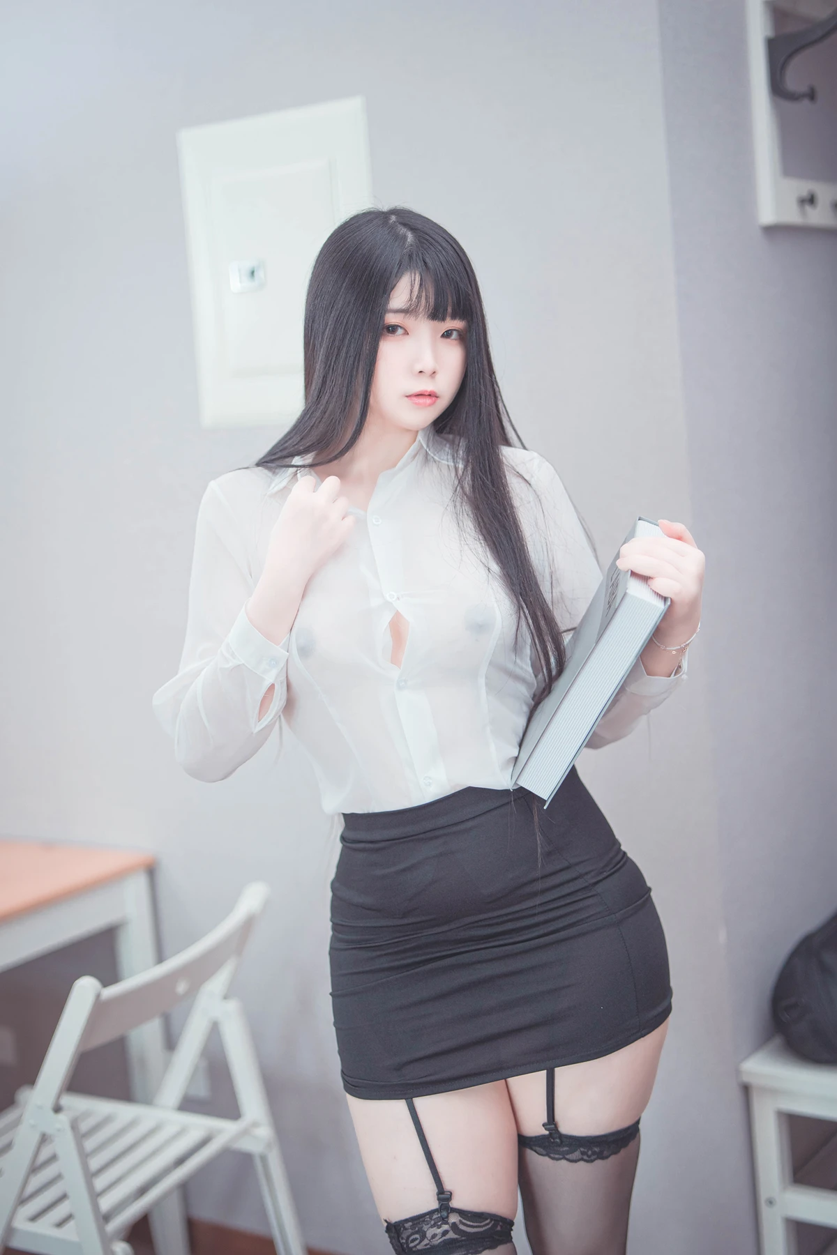 Cosplay 落落Raku – Weekday Eat Me