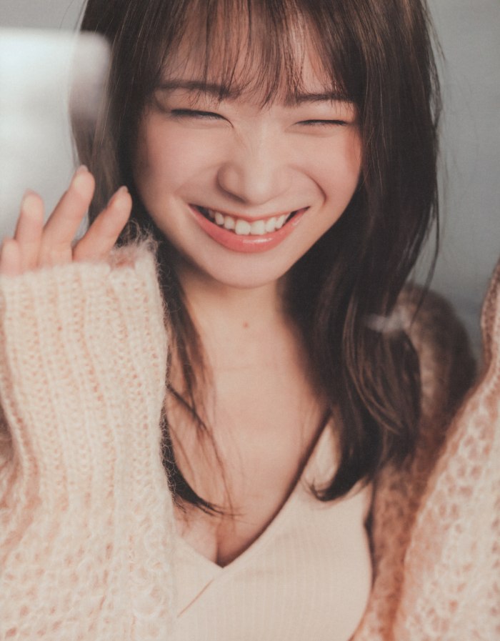 秋元真夏 激かわな水着・ランジェリー画像！