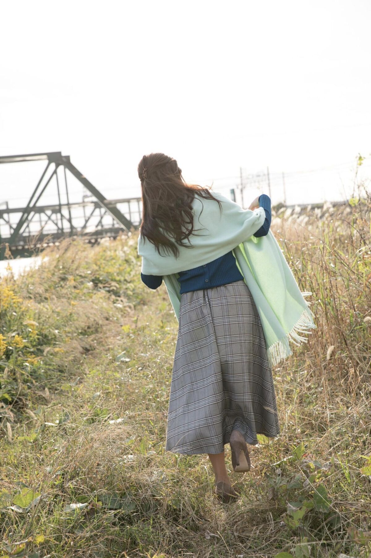 Miu Nakamura 仲村美海 - 週刊ポストデジタル写真集 背中を流して