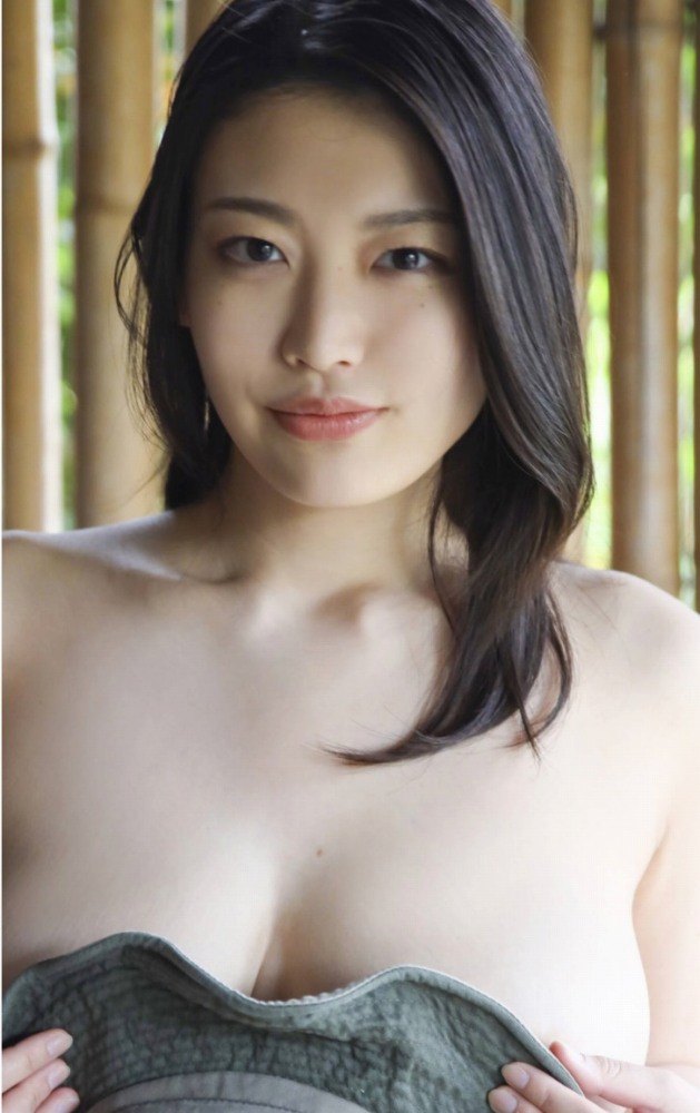 風吹ケイ Iカップバズーカの水着グラビア画像！