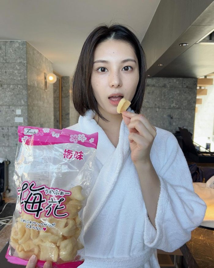 相楽伊織 けっこうボインな水着グラビア画像！