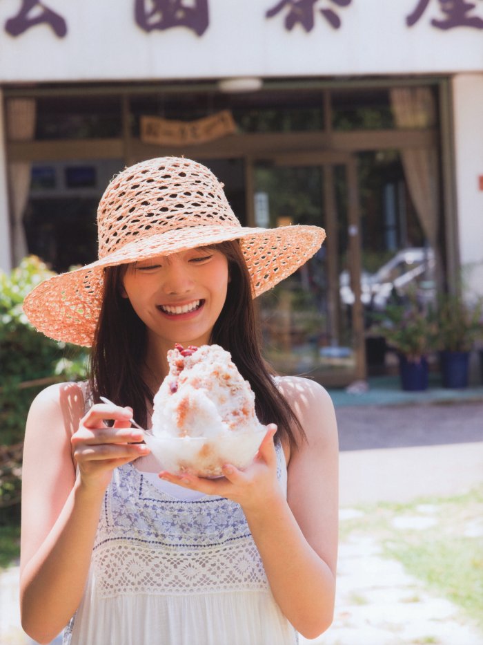 田村保乃 ナチュラルな激かわ水着グラビア画像！