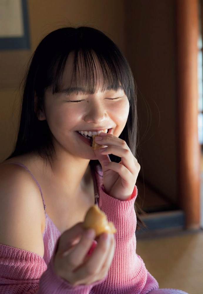 本郷柚巴 まぶしいボインの水着グラビア画像！