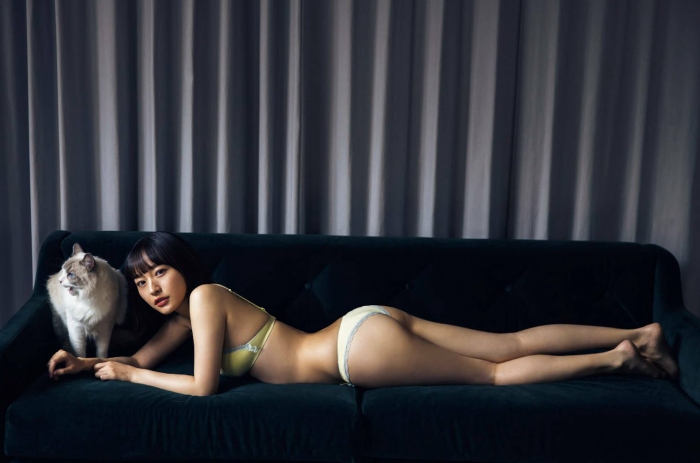 高崎かなみ 鬼かわな水着＆ランジェリー画像！