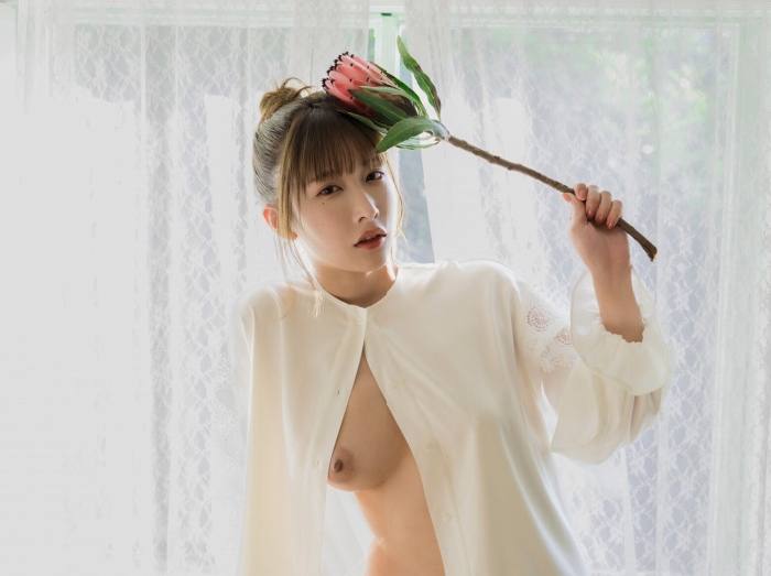 うんぱい Hカップおっぱいのパイパンヌード画像！